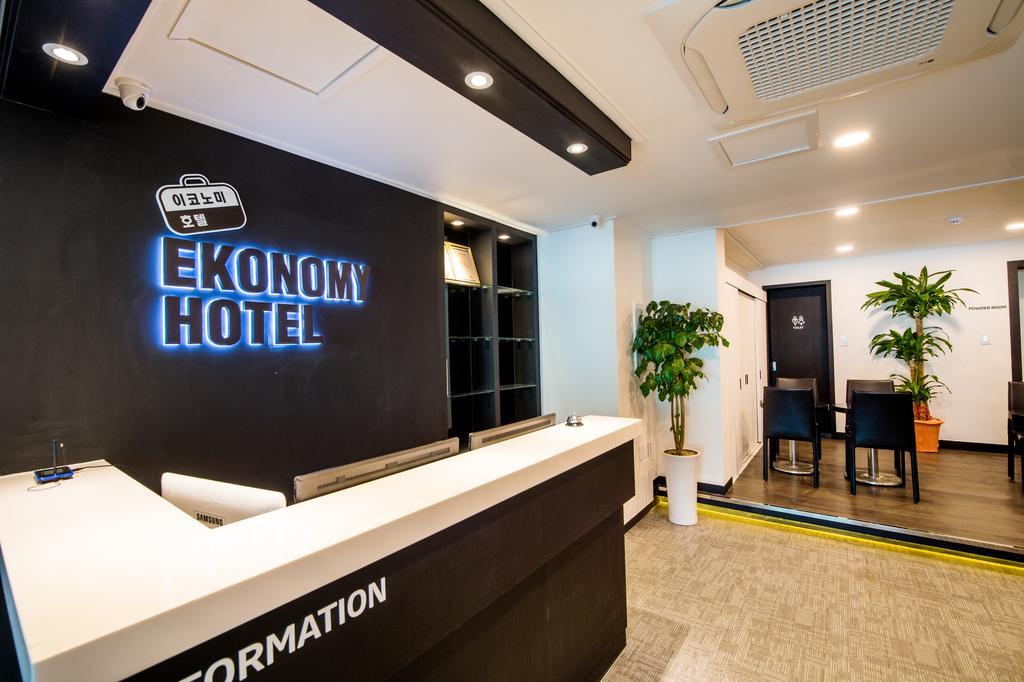 Ekonomy Hotel Sokcho Bagian luar foto