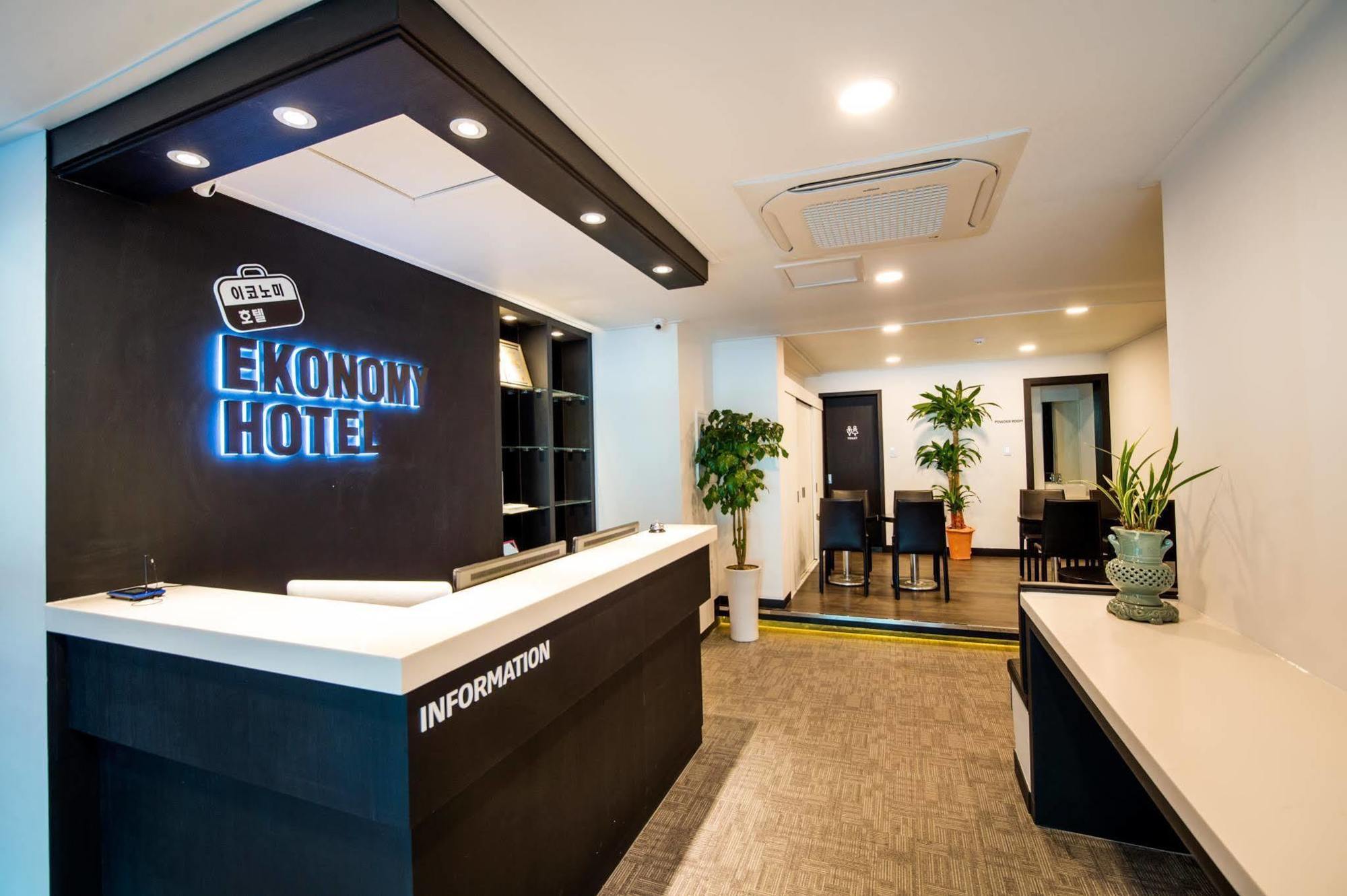 Ekonomy Hotel Sokcho Bagian luar foto
