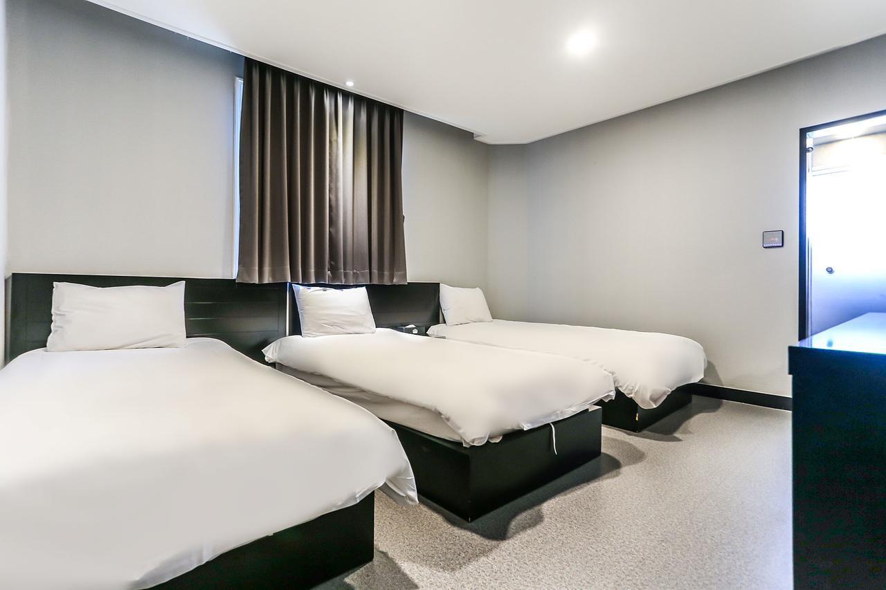 Ekonomy Hotel Sokcho Bagian luar foto